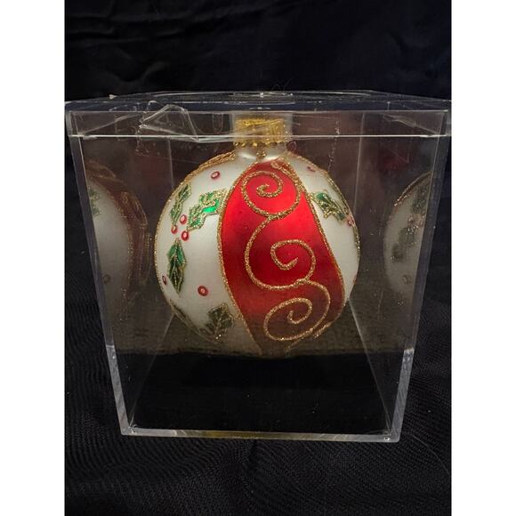 Designers Studio Handcrafted Glass Christmas Ornament in Case - Picture 6 of 8
